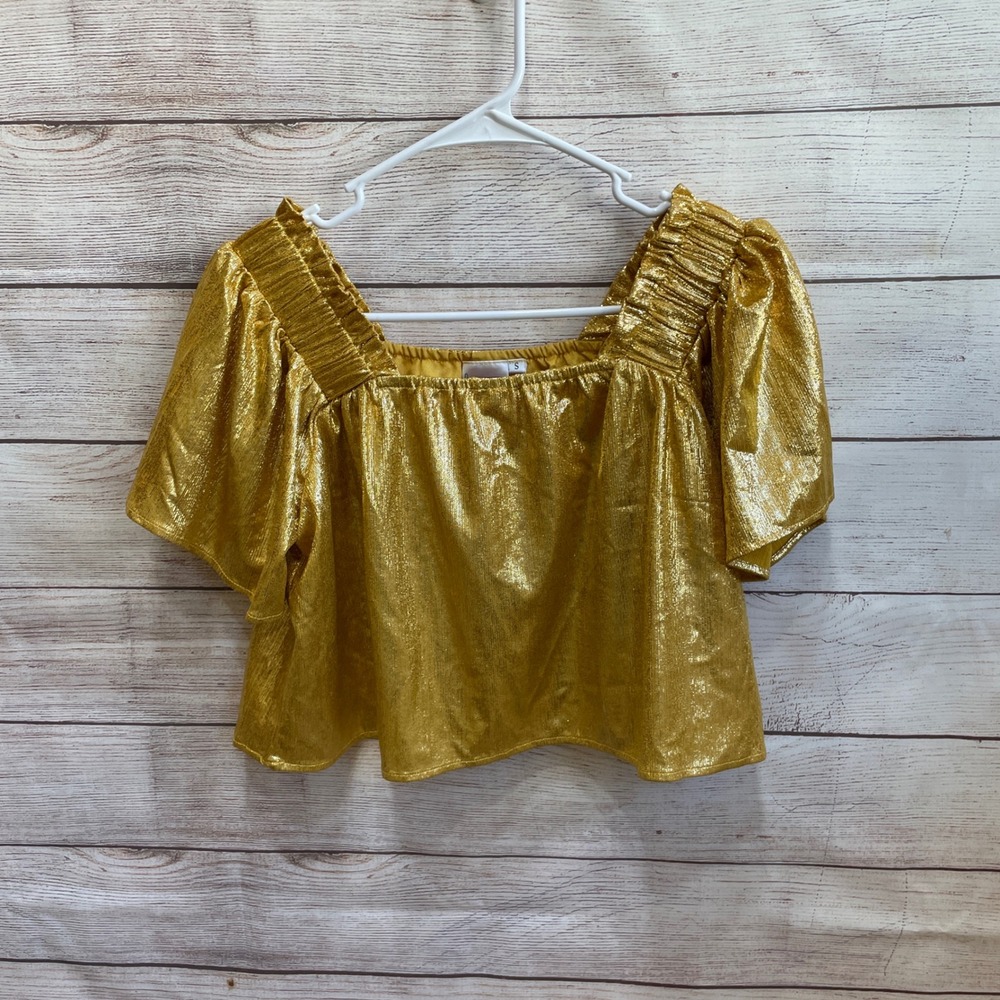 QUEEN OF SPARKLES PEBBLE FLUTTER TOP IN GOLD‎ LAME Y3K